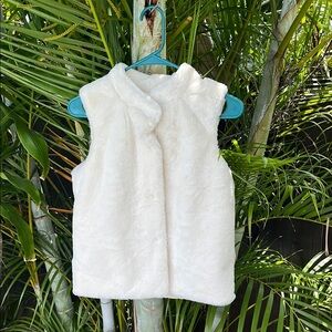 EPIC THREADS Ivory Faux Fur Girls Vest size large